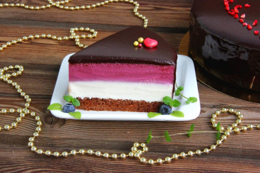 Blueberry mousse cake