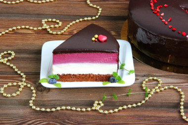 Blueberry mousse cake