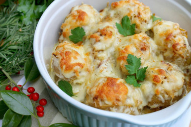 Potatoes in the oven with cheese and mayonnaise