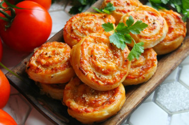 Puff pastry rolls with cheese and sausage