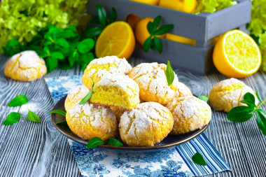 Lemon cookies with cracks