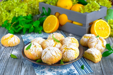 Lemon cookies with cracks