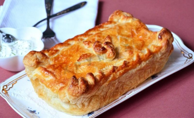 Puff pastry salmon pie