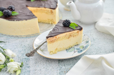 Bird's milk cake with gelatin