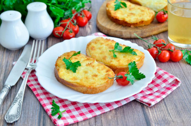 Hot cheese and loaf sandwiches