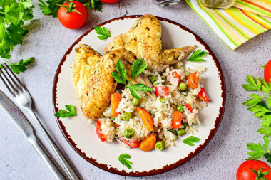 Rice in a sleeve with chicken and vegetables