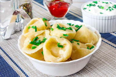 Potato dumplings with potatoes and bacon