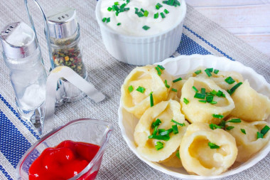 Potato dumplings with potatoes and bacon