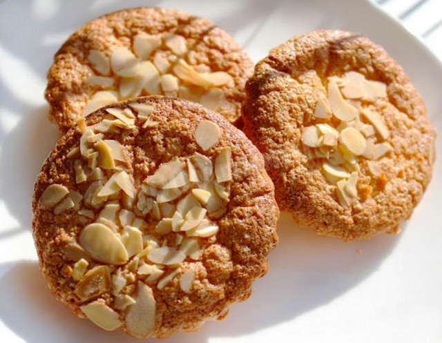 Almond cakes