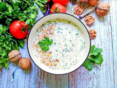 Tarator Bulgarian cold soup