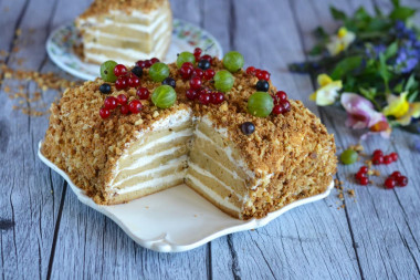 A simple quick honey cake without rolling out the cakes