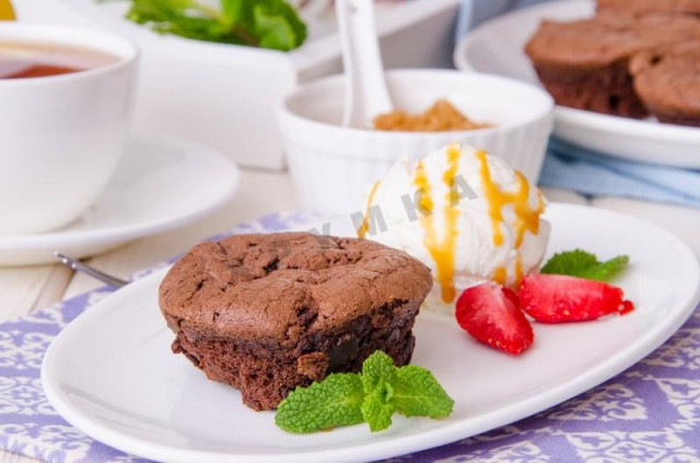 Brownies with liquid chocolate inside