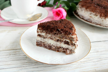 Cake with raisins and nuts