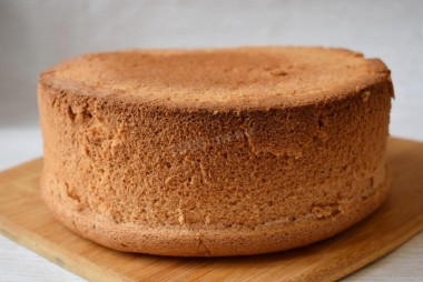 High sponge cake for a cake that does not fall off