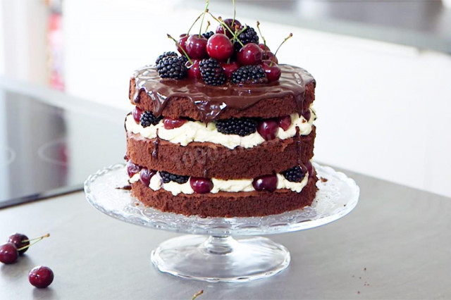 Naked fruit cake chocolate sponge cake with mascarpone