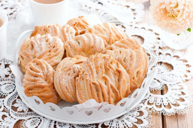 Chrysanthemum cookies through a meat grinder