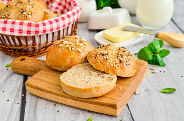 Rye flour buns