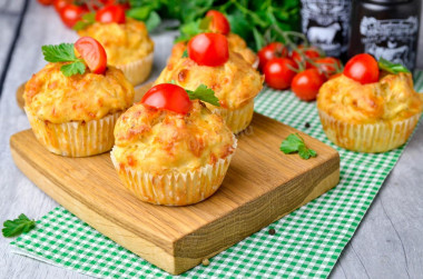 Chicken muffins with cheese