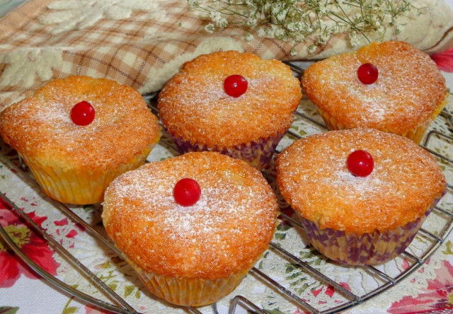 Classic cupcakes in molds