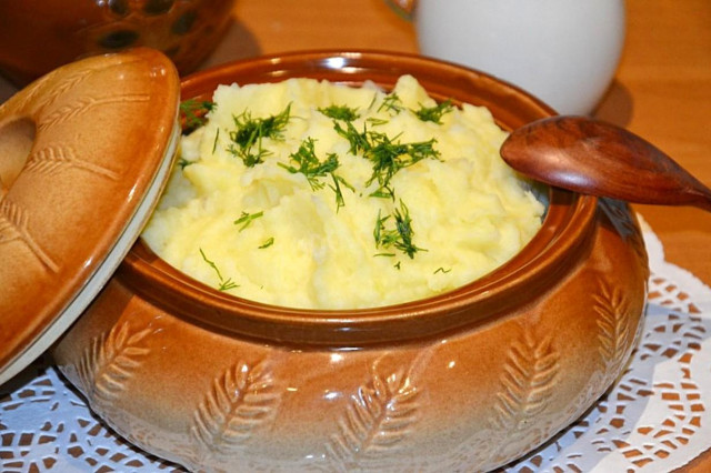 Mashed potatoes with milk