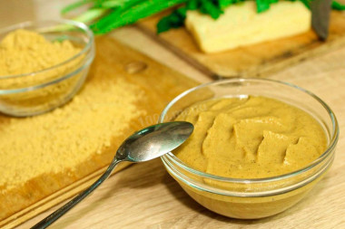 Homemade mustard made from mustard powder