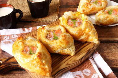 Puff pastry pies