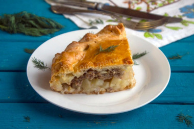 Minced meat and potato pie