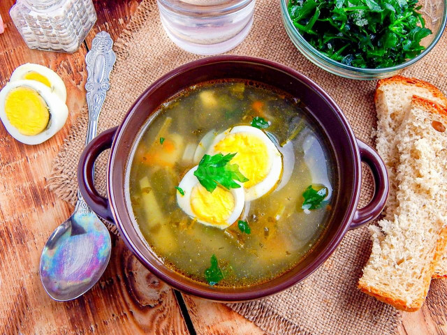 Sorrel soup with egg classic