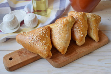 Samsa with puff pastry cheese