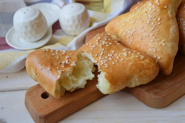 Samsa with puff pastry cheese