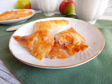 Puff pastry with apples