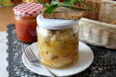 Stewed chicken in a jar