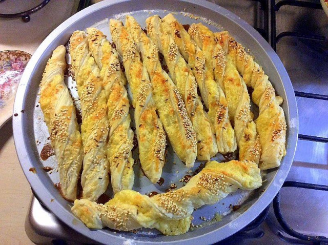 Puff pastry cheese sticks