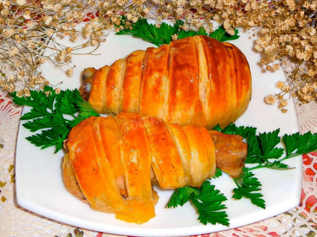 Chicken legs in puff pastry