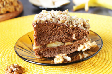 Cake with banana and boiled condensed milk