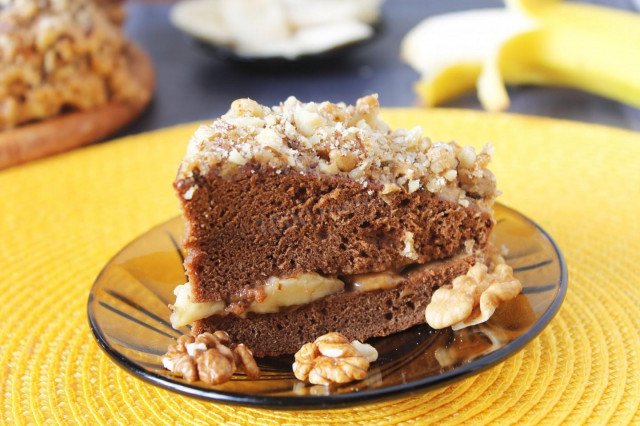 Cake with banana and boiled condensed milk