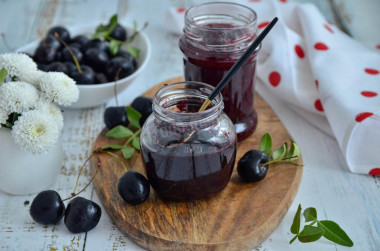 Seedless cherry jam for winter from cherries