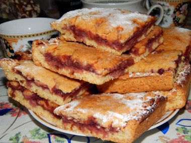 Shortbread pie with jam