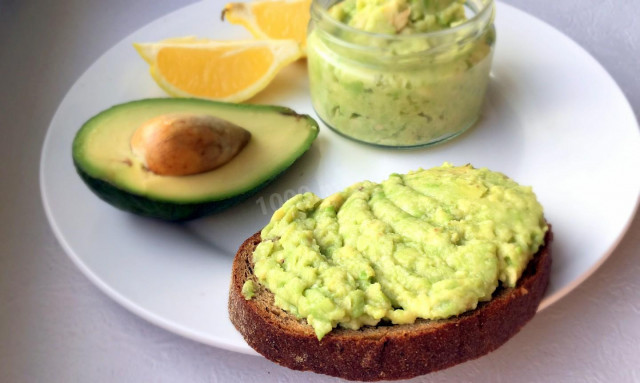 Avocado paste for sandwiches