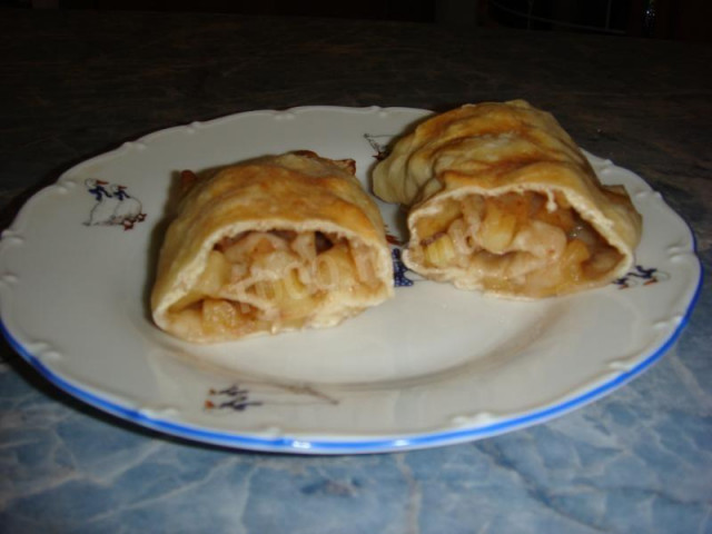 Lean apple strudel