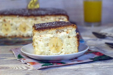 Banana sponge cake