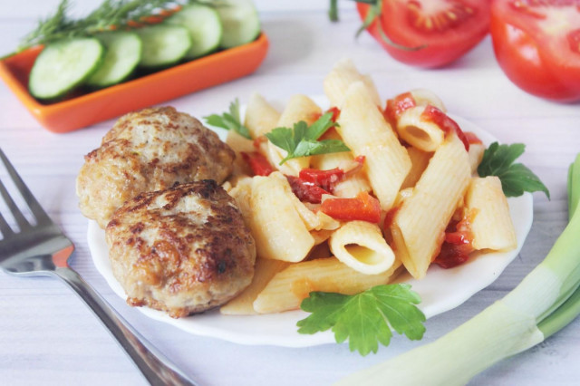 Cutlets with pasta