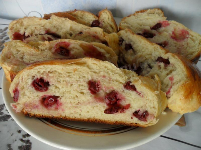 Sweet roll with cherries