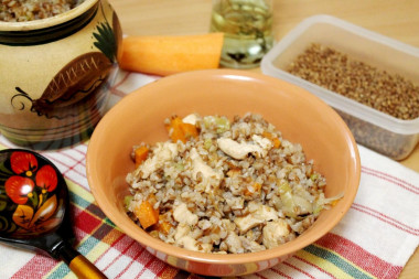 Buckwheat with chicken in a pot