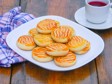 Simple cookies with milk