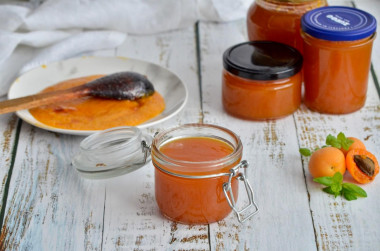 Apricot jam for winter