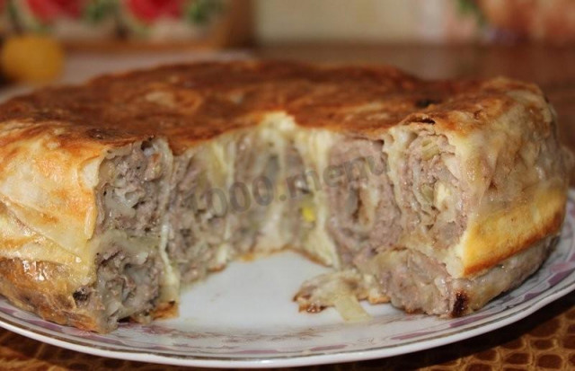 Lavash pie in filling with chicken