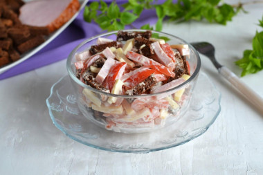 Salad with ham tomatoes and cheese