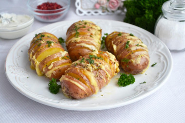 Potato accordion with cheese