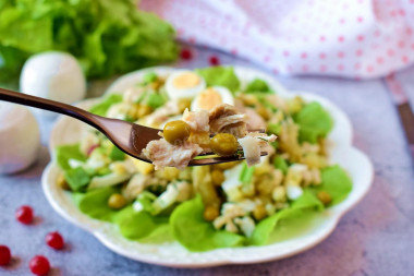 Salad with salted mushrooms and pears